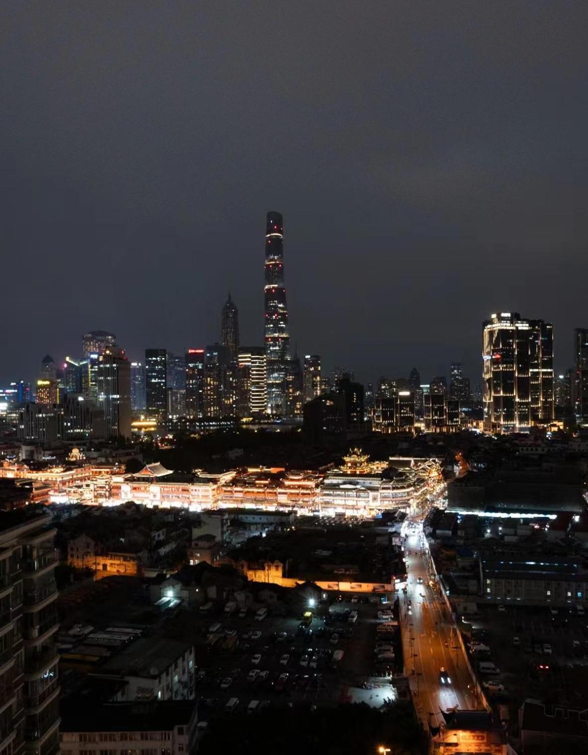 Apartment Eastern Hub - Bund Branch Yuyuan Garden Artistic 3bedroom With Bund View *